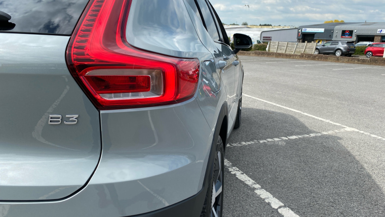 Volvo XC40 2.0 B3P Plus Dark 5dr Auto Petrol Estate